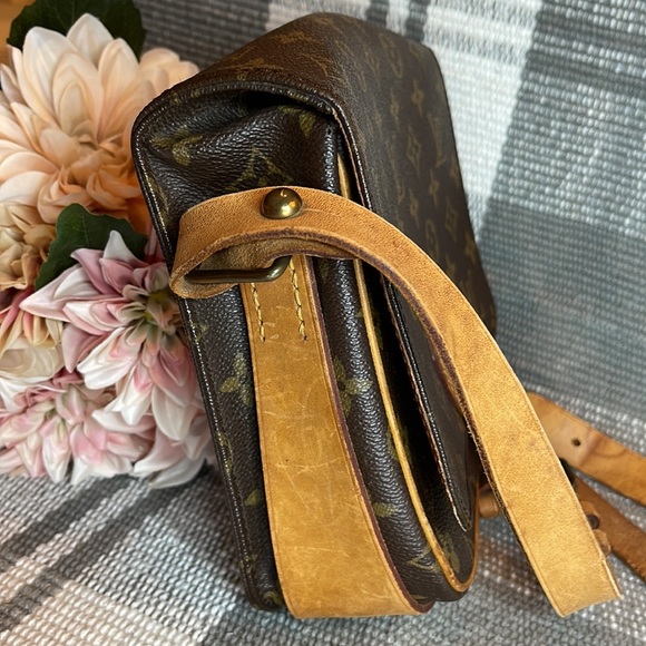 Louis Vuitton Monogram Cartouchiere MM - Picture 11 of 12